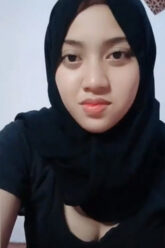 HAFIZAH Ahirnya Bogel Ngocok Memek.jpg