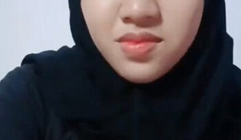 HAFIZAH Ahirnya Bogel Ngocok Memek.jpg