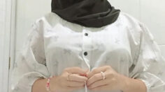 CEWEK HIJAB Kelewat Sange Ngocok Sendiri.jpg